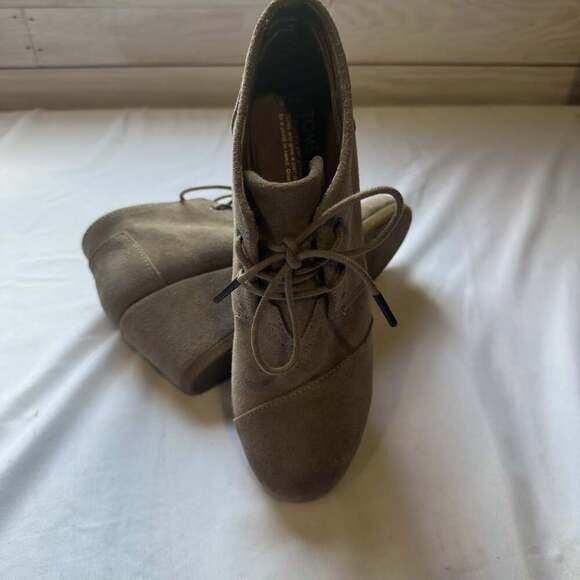 Toms Desert Wedge Taupe Suede Lace Up Ankle Boots - Picture 6 of 6